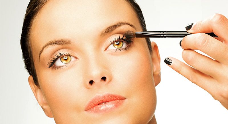 Maquillage et mise en beauté express et spécial mariée Maquillage et mise en beauté express et spécial mariée